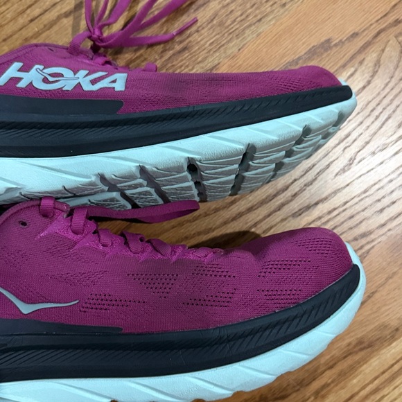 Hoka Women's Magenta Athletic Shoes Mach 4 size 10 - Picture 6 of 9
